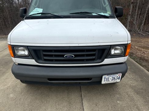 Used 2006 Ford E-250 and Econoline 250 RWD image 10