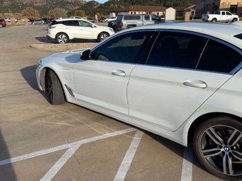 Used 2021 BMW 530e w/ Premium Package image 8