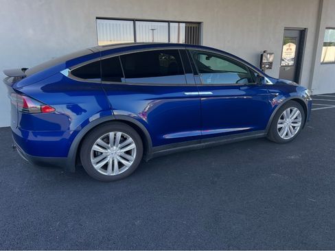 Used 2016 Tesla Model X 75D AWD/4WD image 8