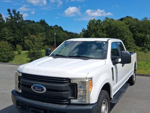 Used 2017 Ford F250 XL RWD image 1
