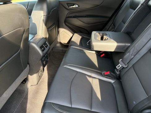 Used 2018 Chevrolet Equinox Premier image 11