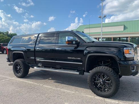 Used 2015 GMC Sierra 2500 Denali w/ Duramax Plus Package image 22