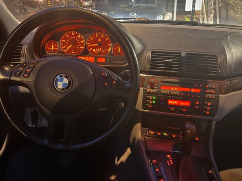 Used 2003 BMW 330xi Sedan image 29