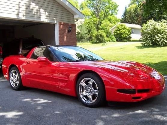 Used 1997 Chevrolet Corvette Coupe RWD image 1