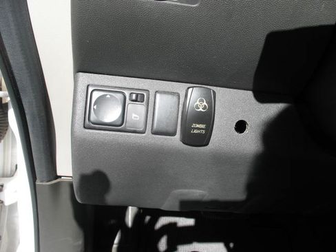 Used 2008 Nissan Xterra X image 20