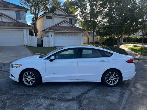 Used 2017 Ford Fusion SE image 6