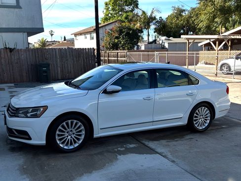 Used 2016 Volkswagen Passat 1.8T SE image 2