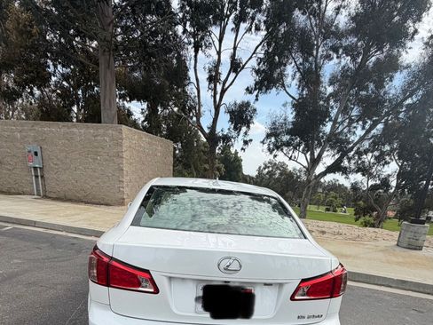 Used 2011 Lexus IS 250 250 Sedan 4D w/ Premium Pkg Value Edition image 2