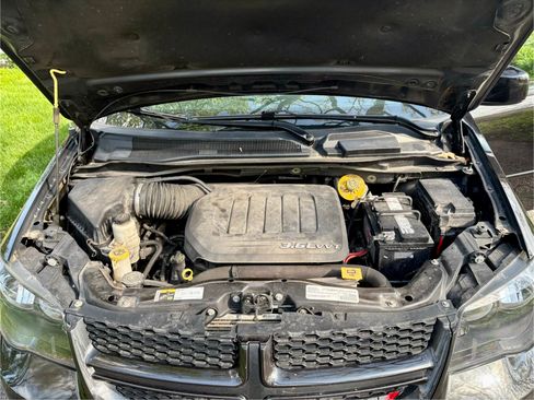 Used 2016 Dodge Grand Caravan R/T FWD image 20