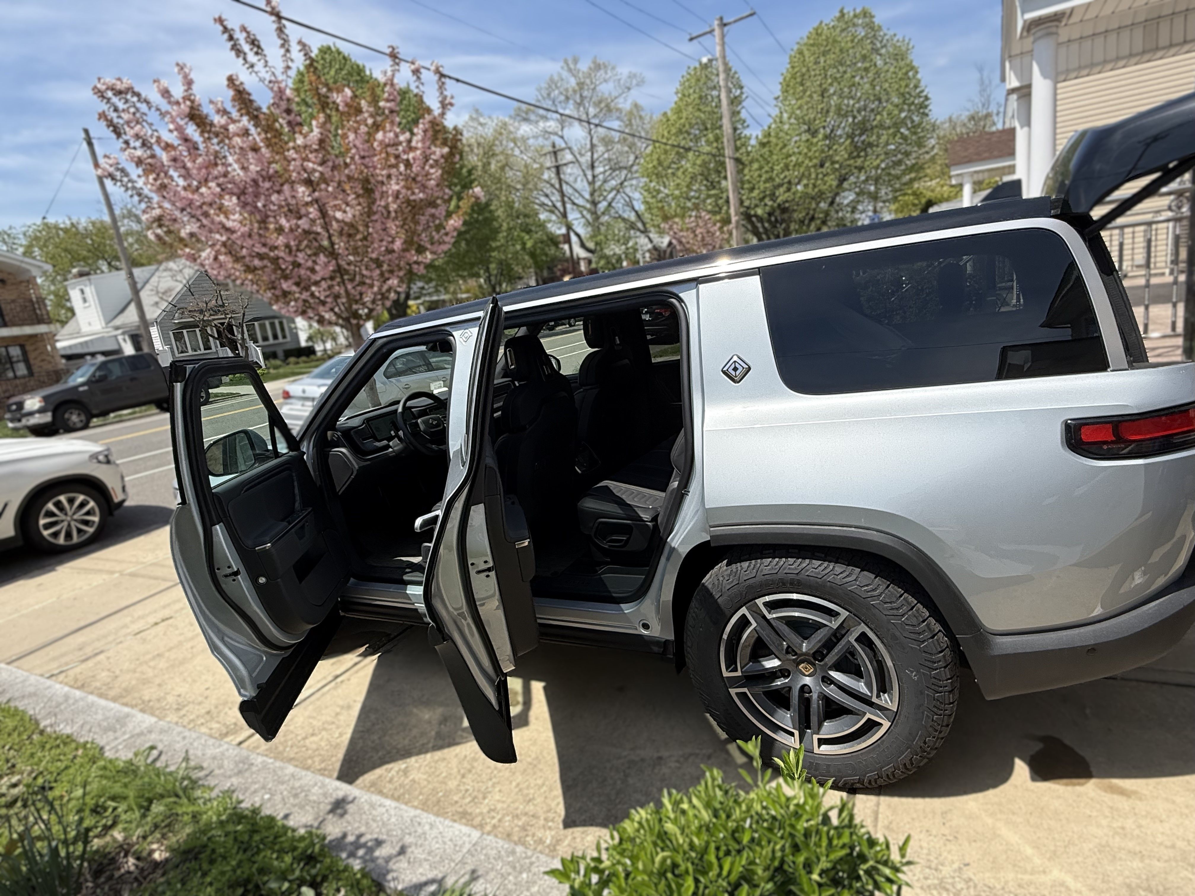 Used 2026 Rivian R1S Adventure AWD/4WD image 10