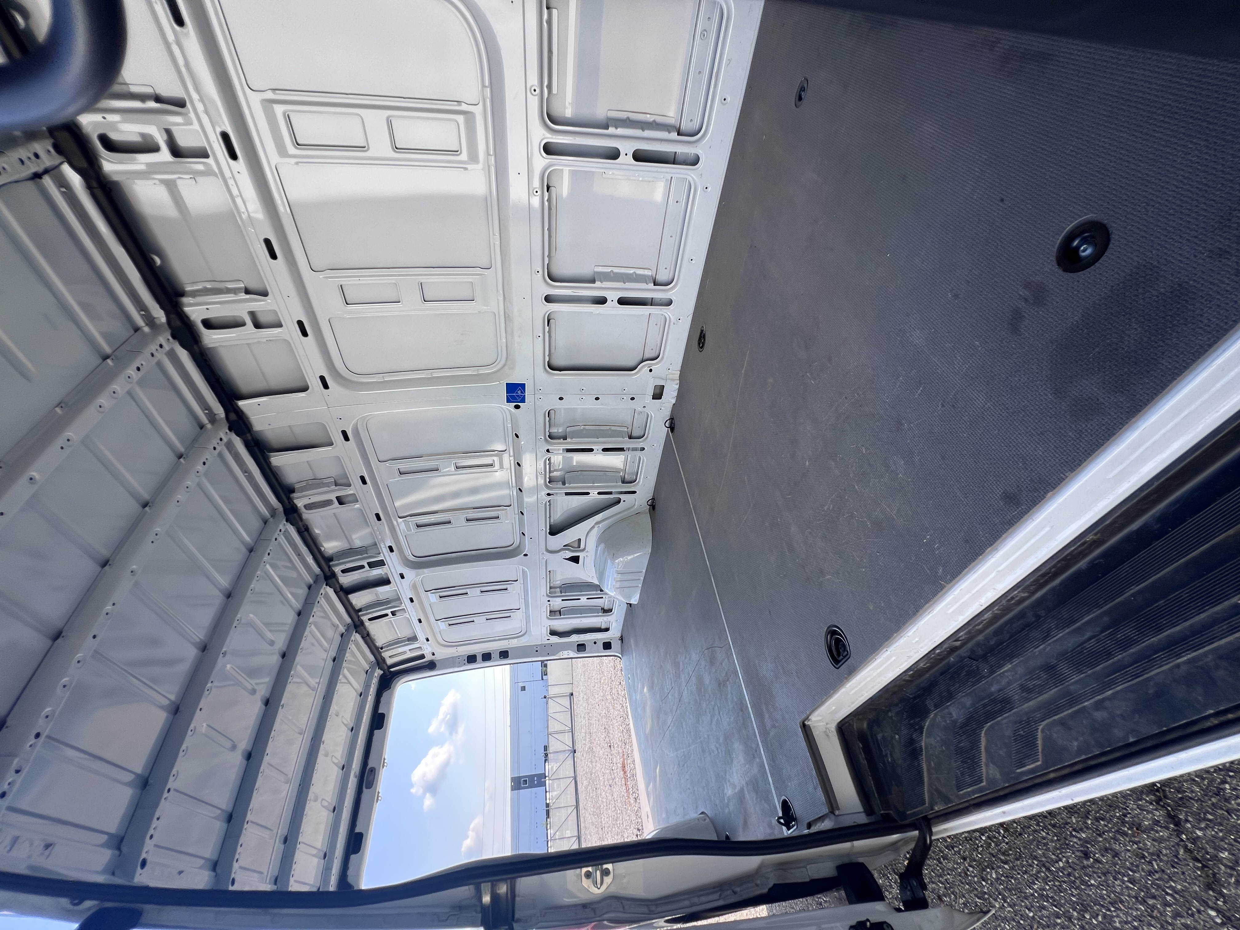 Used 2021 Mercedes-Benz Sprinter 2500 image 15