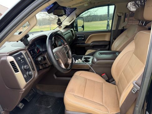 Used 2018 GMC Sierra 3500 Denali w/ Duramax Plus Package image 8