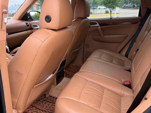 Used 2004 Porsche Cayenne Turbo AWD/4WD image 13