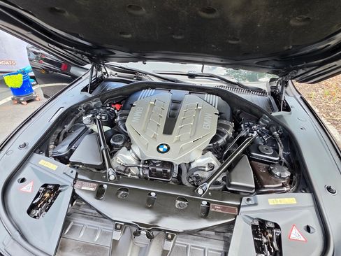 Used 2009 BMW 750Li image 4