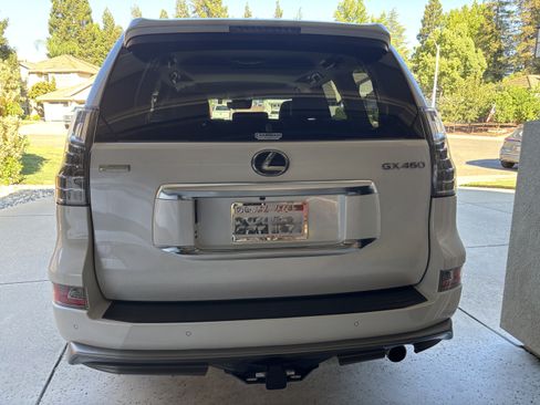 Used 2020 Lexus GX 460 Luxury w/ Accessory Package AWD/4WD image 5