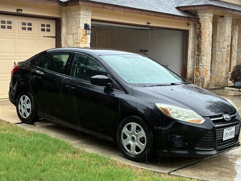 Used 2014 Ford Focus S FWD image 4