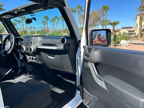 Used 2012 Jeep Wrangler Sahara w/ Connectivity Group image 14