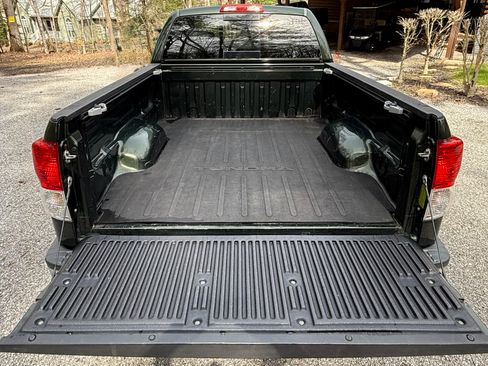 Used 2011 Toyota Tundra Limited w/ Memory Pkg image 8