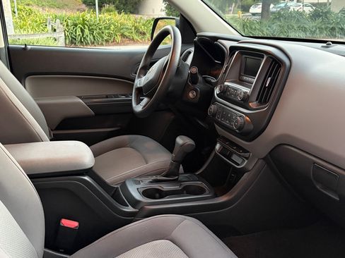 Used 2017 Chevrolet Colorado W/T AWD/4WD image 8