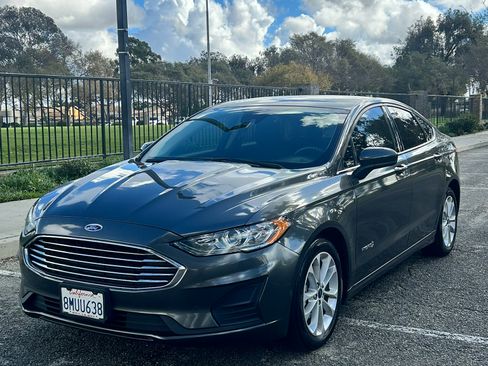 Used 2019 Ford Fusion SE image 25