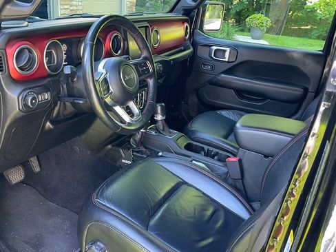 Used 2018 Jeep Wrangler Unlimited Rubicon AWD/4WD image 8