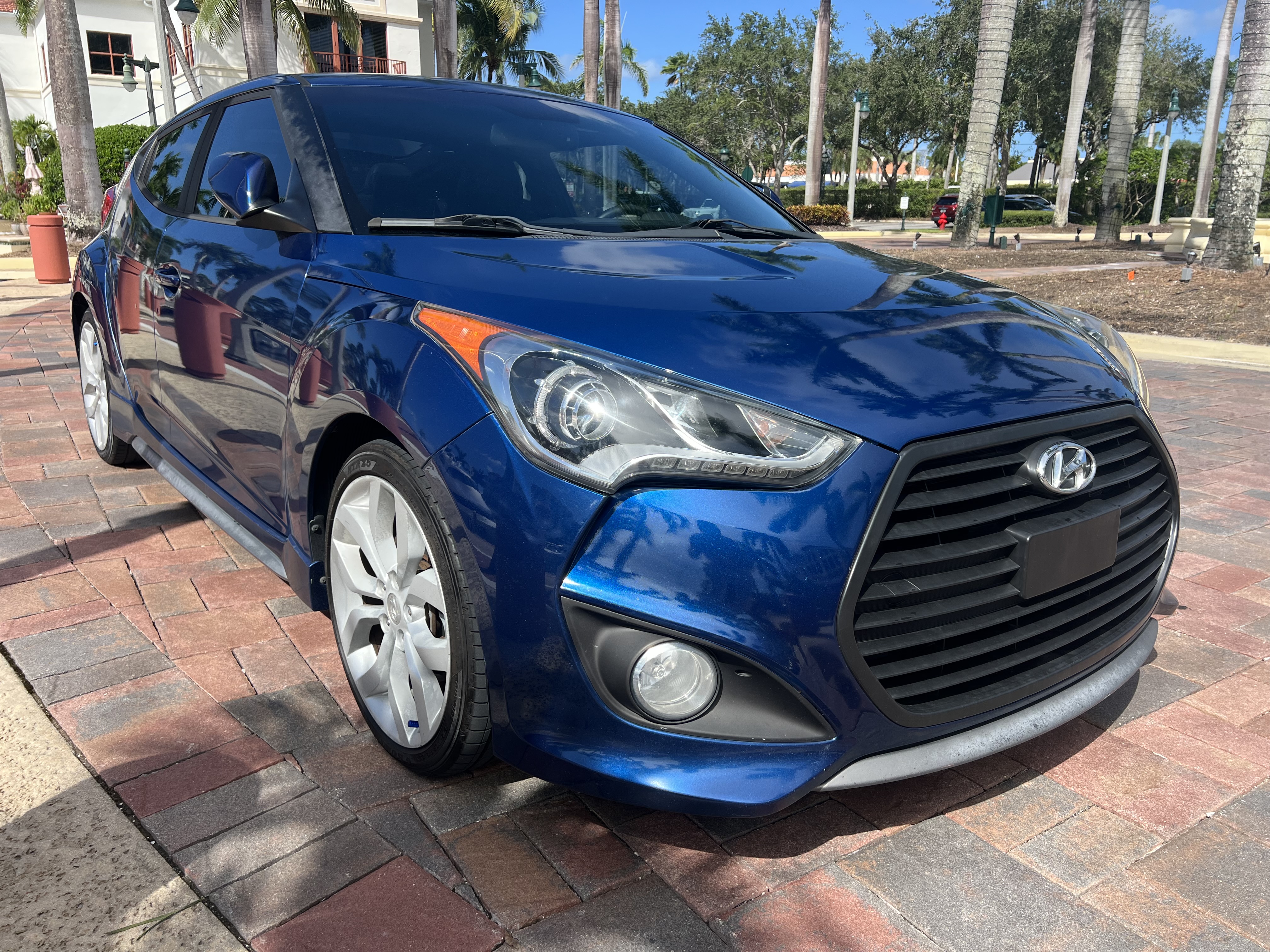 Used 2016 Hyundai Veloster Turbo FWD image 9