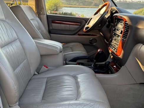 Used 2001 Lexus LX 470 4WD image 10
