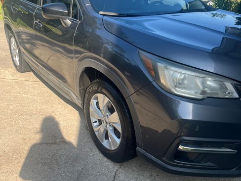 Used 2019 Subaru Ascent 8-Passenger AWD/4WD image 1