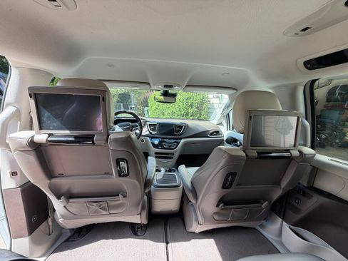 Used 2017 Chrysler Pacifica Touring-L Plus w/ Advanced Safetytec Group FWD image 20