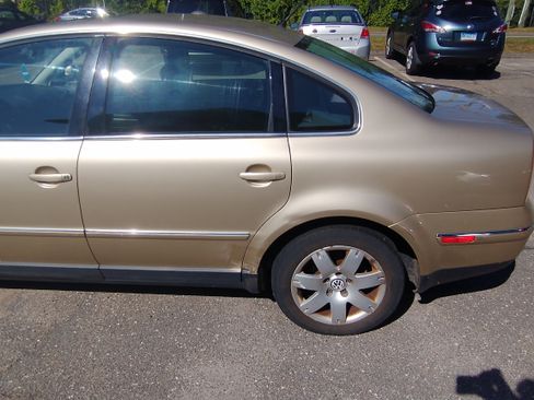 Used 2001 Volkswagen Passat GLX image 10