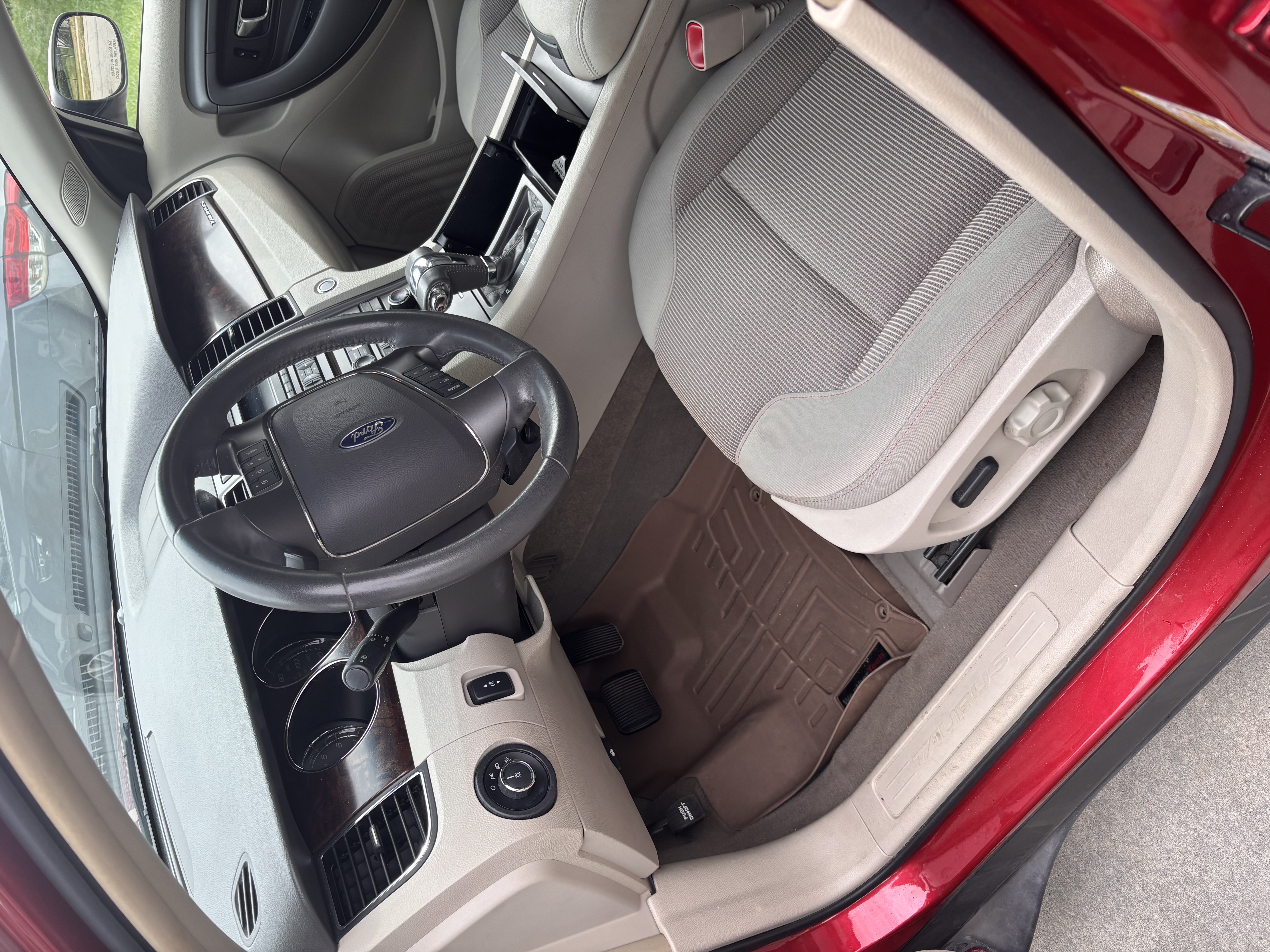 Used 2011 Ford Taurus SEL FWD image 9