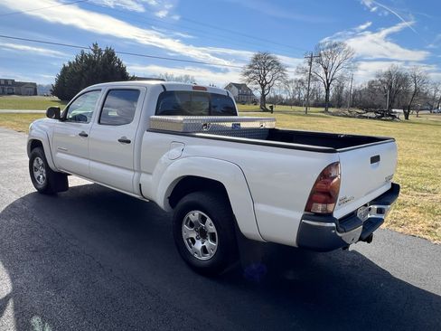 Used 2006 Toyota Tacoma PreRunner image 2