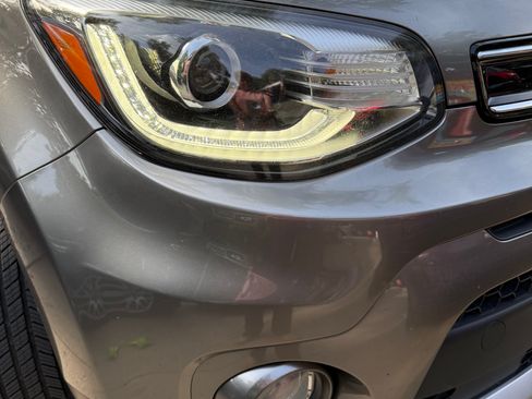Used 2018 Kia Soul + w/ + Primo LIT Package image 8