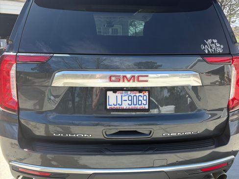 Used 2021 GMC Yukon Denali w/ Denali Ultimate Package image 4