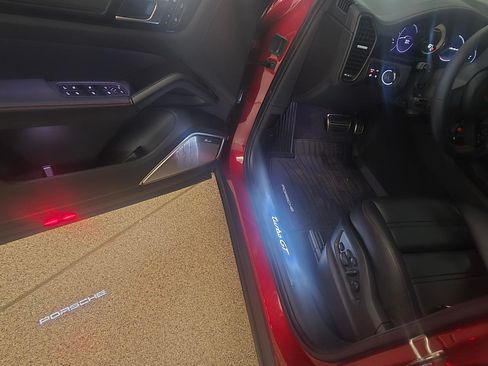 Used 2023 Porsche Cayenne Turbo GT image 18