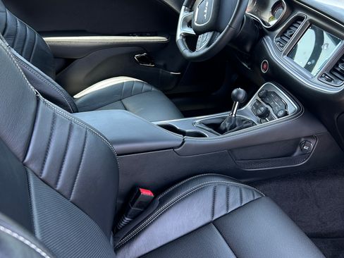 Used 2016 Dodge Challenger SRT Hellcat RWD image 14