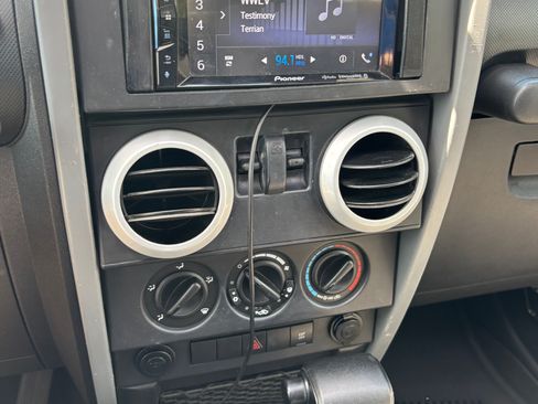 Used 2010 Jeep Wrangler Sahara w/ Dual Top Group image 13