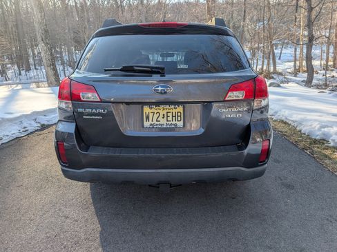 Used 2013 Subaru Outback 3.6R Limited w/ Moonroof Pkg image 6