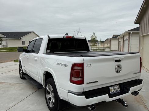 Used 2022 RAM 1500 Laramie w/ Sport Appearance Package AWD/4WD image 8
