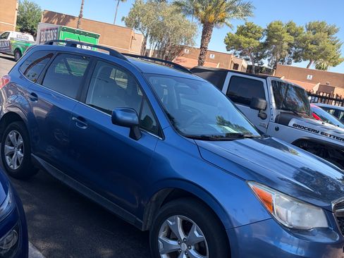 Used 2015 Subaru Forester 2.5i Limited AWD/4WD image 2