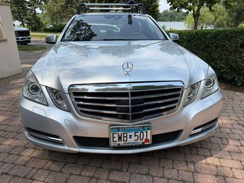 Used 2013 Mercedes-Benz E 350 4MATIC Sedan image 2