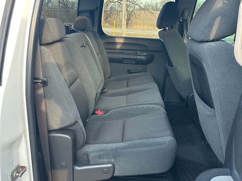 Used 2009 GMC Sierra 2500 SLE w/ Convenience Package image 8