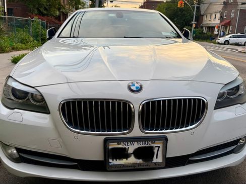 Used 2012 BMW 528i xDrive Sedan AWD/4WD image 6