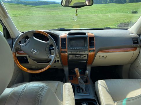 Used 2005 Lexus GX 470 AWD/4WD image 2