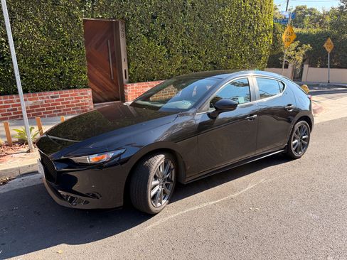 Used 2022 MAZDA MAZDA3 s image 1