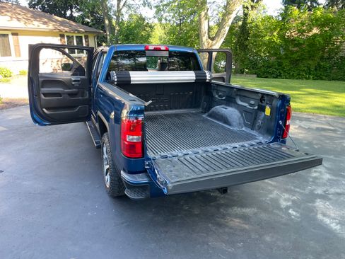 Used 2015 GMC Sierra 1500 SLE w/ All-Terrain Package AWD/4WD image 8