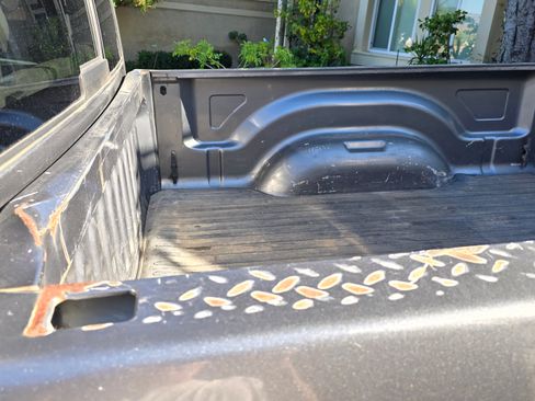 Used 2005 Dodge Ram 2500 Truck SLT image 25