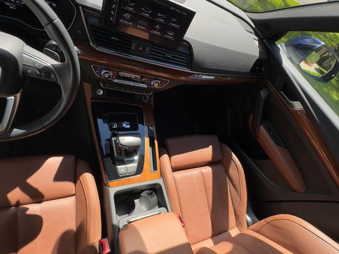 Used 2022 Audi Q5 2.0T Prestige w/ Prestige Package image 11