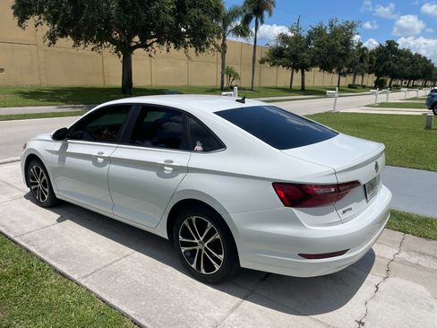 Used 2021 Volkswagen Jetta S w/ Driver Assistance Package FWD image 2