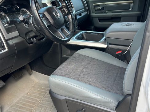 Used 2020 RAM 1500 Classic SLT w/ Luxury Group image 15